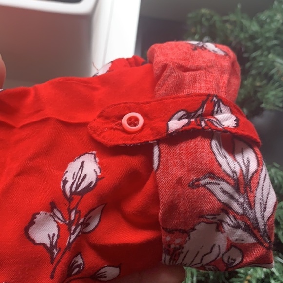 INTERNATIONAL Company (INC) Red Floral Tunic / Blouse Size Large - Picture 5 of 9